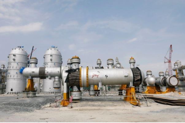 صورة من أرشيف رويترز لمصفاة دانجوت النفطية على مشارف لاجوس بنيجيريا.